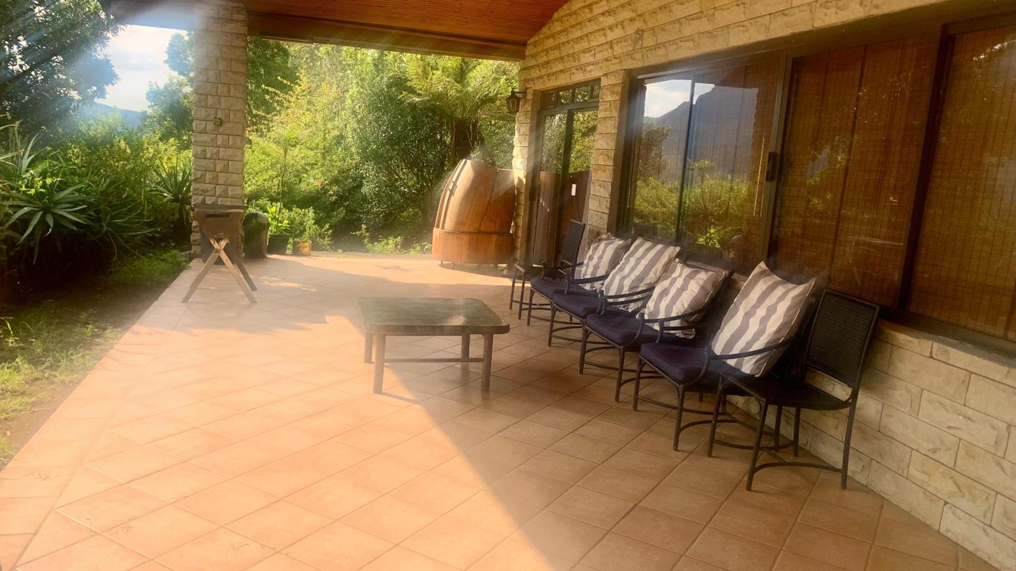 Emafweni Villa Champagne Valley Eksteriør billede
